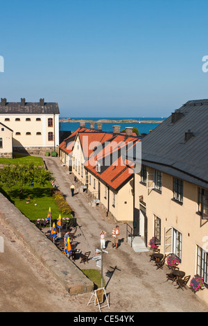 Cortile con cafe in Varberg Fortezza, Svezia Foto Stock