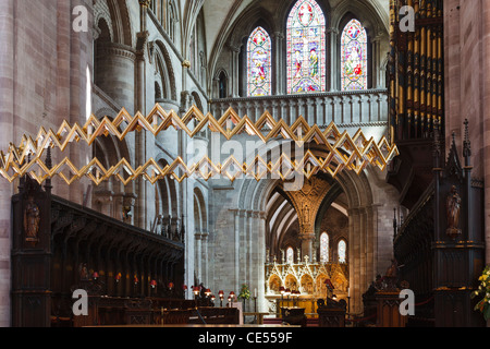 Il Corona da Simon birra raffigurante la corona di spine nel transetto Nord, Cattedrale di Hereford, Hereford, Herefordshire Foto Stock