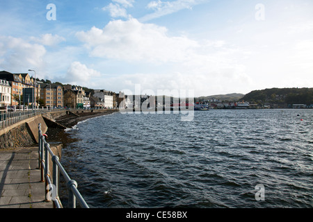 Oban, nella costa occidentale della Scozia, Regno Unito mare porto anteriore la parete Foto Stock