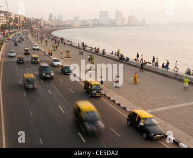 Marine Parade guardando verso Nariman Point a Mumbai India Foto Stock