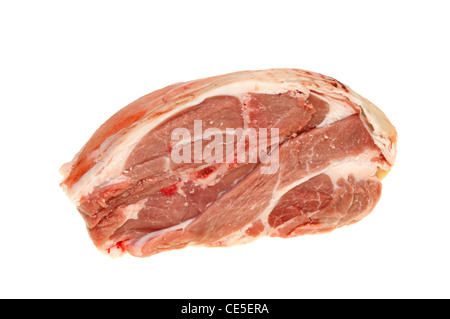 Materie spalla di agnello joint isolata contro bianco Foto Stock