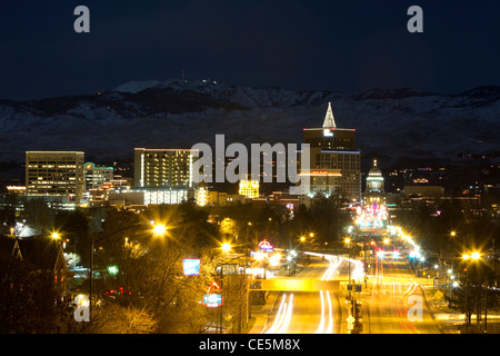 Vista del centro della città di Boise in una sera d'inverno, Idaho, Stati Uniti d'America. Foto Stock