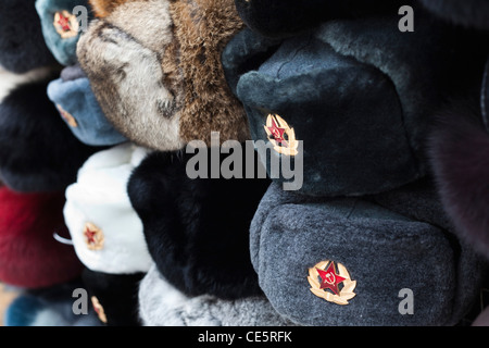 Russia, Mosca, Oblast di Mosca, Piazza Rossa, souvenir ushanka russo cappelli di pelliccia Foto Stock