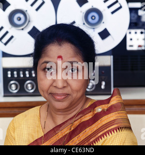 Asha Bhosle famosa riproduzione indiano cantante india Foto Stock
