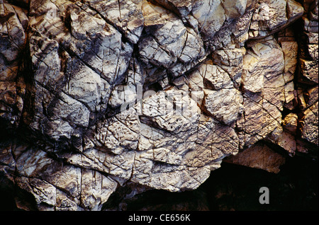 Rocce di marmo ; fiume Narmada ; Bhedaghat ; distretto di Jabalpur ; Madhya Pradesh ; India ; asia Foto Stock