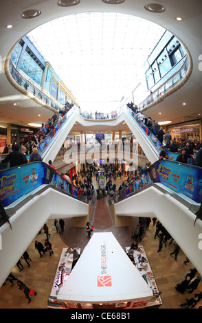 Christmas Shopper in il Bullring Birmingham Foto Stock