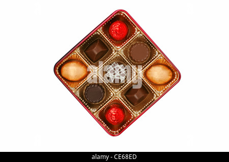 Scatola di cioccolatini -vista superiore,isolate su sfondo bianco con percorso di clipping. Foto Stock