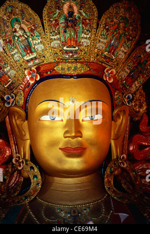 Statua dorata di Maitre nel monastero di Thiksey ; Leh ; Ladakh ; Jammu e Kashmir ; India Foto Stock