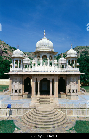 Gaitore Ki Chhatryan ; Cenotafs chatriyan marmoreo di Gatore ; Jaipur ; Rajasthan ; India ; Asia Foto Stock