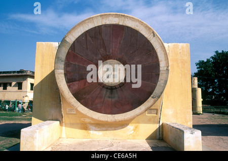 Narivalaya Dakshin gola yantra ; Jantar Mantar ; strumento astronomico architettonico ; Jaipur ; Rajasthan ; India ; Asia Foto Stock