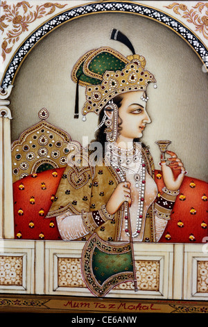 Mughal principessa Mumtaz Mahal seduta trono sorseggiando vino pittura in miniatura Foto Stock