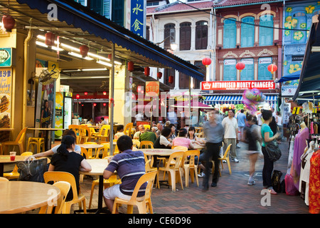 Mercato notturno su Trengganu Street, Chinatown, Singapore Foto Stock