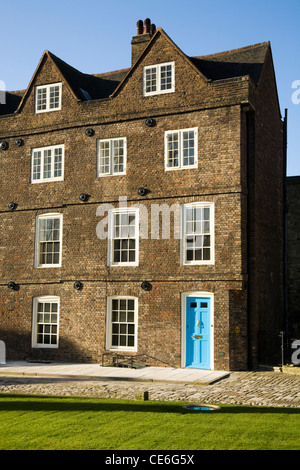 Vecchia terrazza / case a schiera / alloggiamento / Appartamento / Alloggio, vicino ai seguenti luoghi di interesse Queen's House, presso la Torre di Londra. Regno Unito. Foto Stock