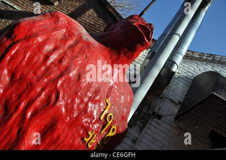 La scultura, Art Zone 798, anche noto come Dashanzi Art Zone, Chaoyang ,di Beijing in Cina. Foto Stock