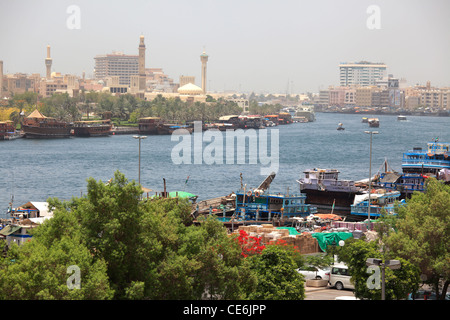 Vista sul Creek di Dubai, Emirati arabi uniti Foto Stock