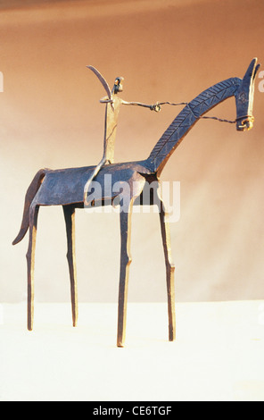 scultura in bronzo uomo su cavallo rao deo ka ghoda india dpa vpa 85059 Foto Stock