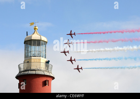 Le frecce rosse pass Smeaton's tower Plymouth Foto Stock