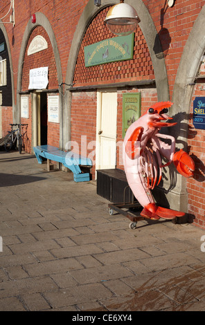 Gigante di gamberi in plastica a Brighton Seafront Foto Stock