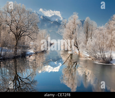 DE - Baviera: Fiume Loisach immettendo il lago di Kochel Foto Stock