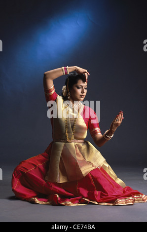 VPA 84402 : donna indiana danza Kathak la danza classica indiana Mr#332 Foto Stock