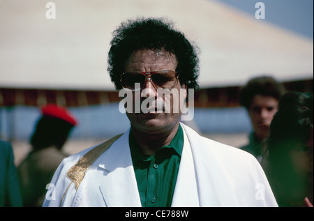 Il Presidente libico Muammar Gaddhafi araba e capi di stato durante le celebrazioni a Tripoli segnando il suo ventesimo anniversario in potenza. Foto Stock