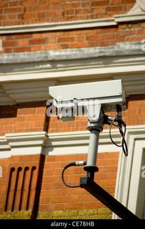 Videocamera di sicurezza nella borough di Lambeth, ricordando le persone a essere vigili e attenti Foto Stock