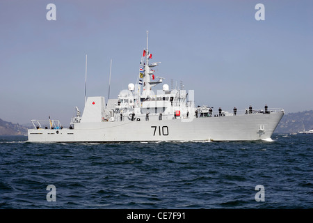 Canadian Kingston-class di difesa costiera HMCS nave Brandon (MM 710) sulla Baia di San Francisco. Foto Stock