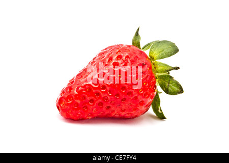 Fragole fresche isolati su sfondo bianco Foto Stock