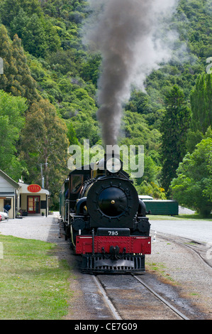 Il Kingston Flyer lasciando Kingston su un turista excursionNew Zelanda Foto Stock