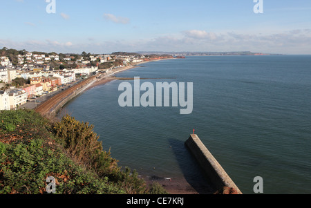 Una vista di Dawlish lungomare cercando fino alla costa Foto Stock