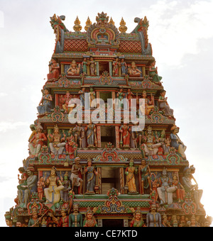 Il Tempio di Sri Mariamman nella Chinatown di Singapore in estremo oriente Asia sudorientale. Architettura religione indù religioso edificio gopuram wanderlust travel Foto Stock