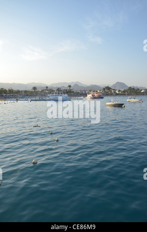 La famosa Naama Bay Beach nel cuore dell'Egitto il premier Red Sea Resort a sherm el sheikh, alla punta sud del Sinai. Foto Stock