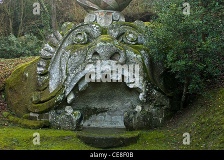 Testa di Proteus, Parco dei Mostri complesso monumentale, Bomarzo, Viterbo, Lazio, Italia Foto Stock