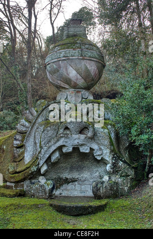 Testa di Proteus, Parco dei Mostri complesso monumentale, Bomarzo, Viterbo, Lazio, Italia Foto Stock