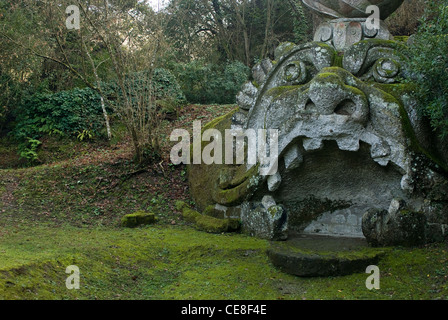 Testa di Proteus, Parco dei Mostri complesso monumentale, Bomarzo, Viterbo, Lazio, Italia Foto Stock