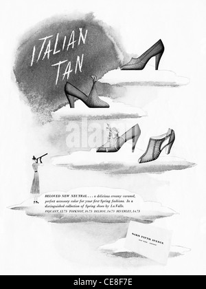 Annuncio originale su pagina intera del 1938 in American Ladies Fashion magazine advertising Spring Shoe Collection Italian Tan by LA VALLE Foto Stock