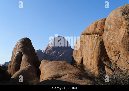 I picchi di Spitzkoppe. Damaraland, Namibia. Foto Stock