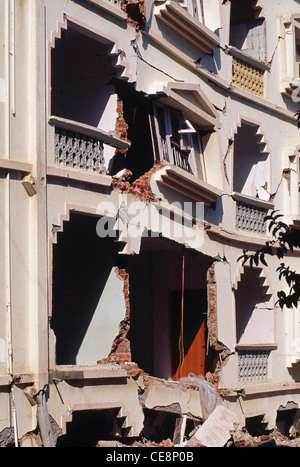 Danni da terremoto ; crollo edile ; Akshardeep Apartment ; ahmedabad ; gujarat ; india ; asia Foto Stock