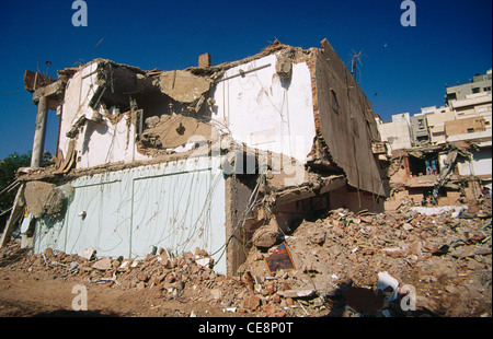 danni da terremoto ; crollo edile ; complesso manasi ; ahmedabad ; gujarat ; india ; asia Foto Stock