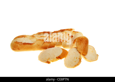 Baguette pane tagliato a fette isolata contro bianco Foto Stock