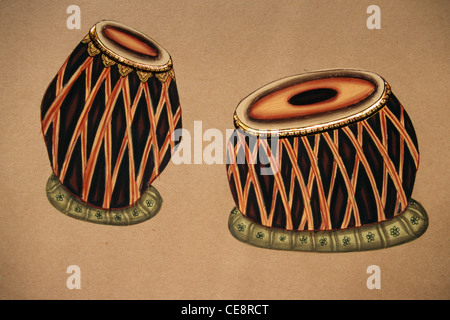 Batteria per strumenti a percussione con membranofono indiano , Tabla , Pittura in miniatura su carta , strumento musicale classico indiano , rajasthan , india , asia Foto Stock
