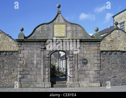 Ingresso di bugnato a parete e archway al Penny's Hospital gli ospizi di carità costruita sotto la volontà di Thomas Penny nel 1720 Lancaster Lancashire England Regno Unito Foto Stock