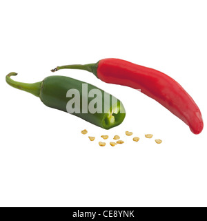 Un tutt'uno rosso e uno verde tagliato il Cile con semi di fronte Foto Stock