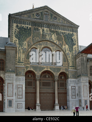 La Siria. Damasco. Umayyad moschea o Grande Moschea di Damasco. Ingresso sud decorata con mosaici. Foto Stock