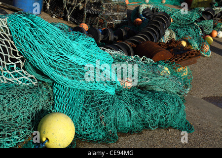 Commerciale di reti da pesca sul Quayside. Foto Stock