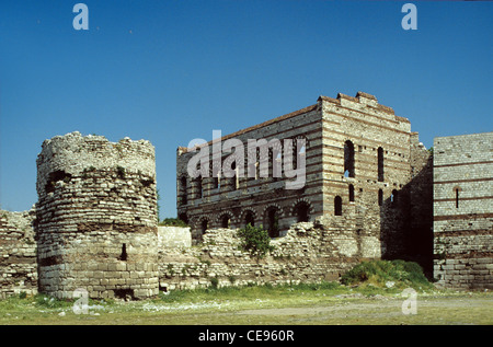 XIII Palazzo bizantino del Porfirogenito, o Tekfur Sarayi, e le mura di terra teodosiane di Costantinopoli, Istanbul Turchia Foto Stock