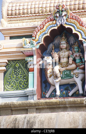Statue di divinità di cerva tempio di Shiva ingresso in Kanchipuram, Tamil Nadu, India, Asia Foto Stock