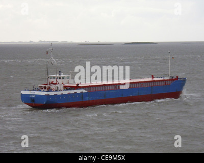 General cargo in uscita Rova sul fiume Weser Foto Stock