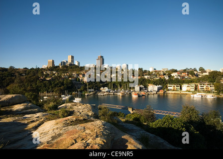 Una vista di un ingresso sul Porto di Sydney, vicino Waverton, Sydney, Australia Foto Stock