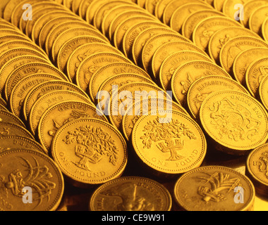 Righe della sterlina britannica monete, London, England, Regno Unito Foto Stock